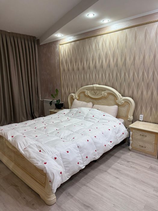 Продам спальный гарнитур