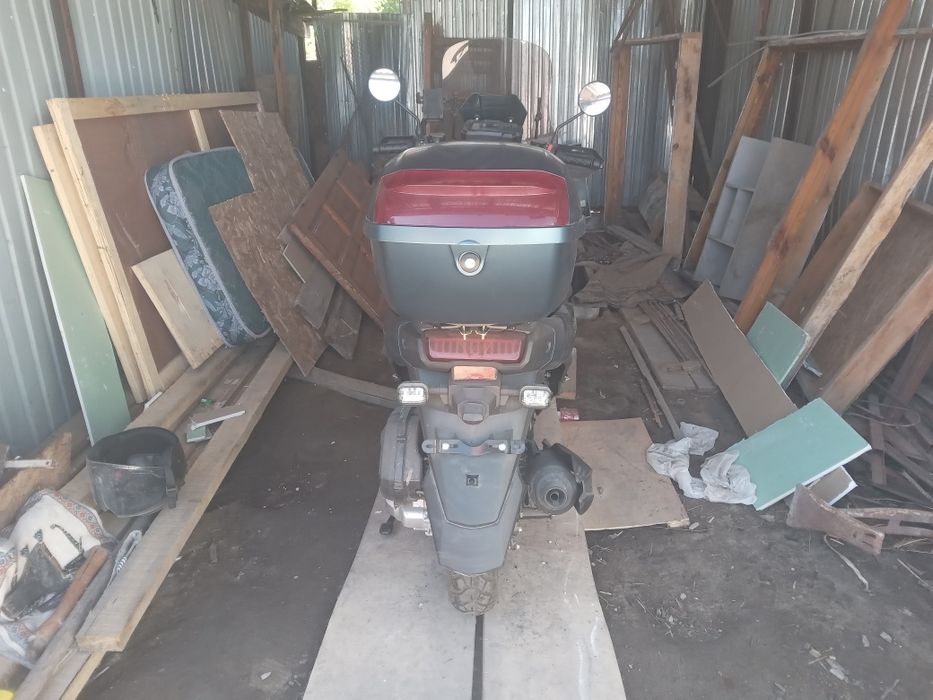 Продаю мопед танк 300 000тг