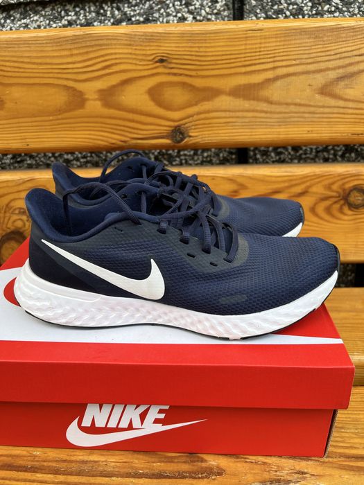 Маратонки Nike номер 43