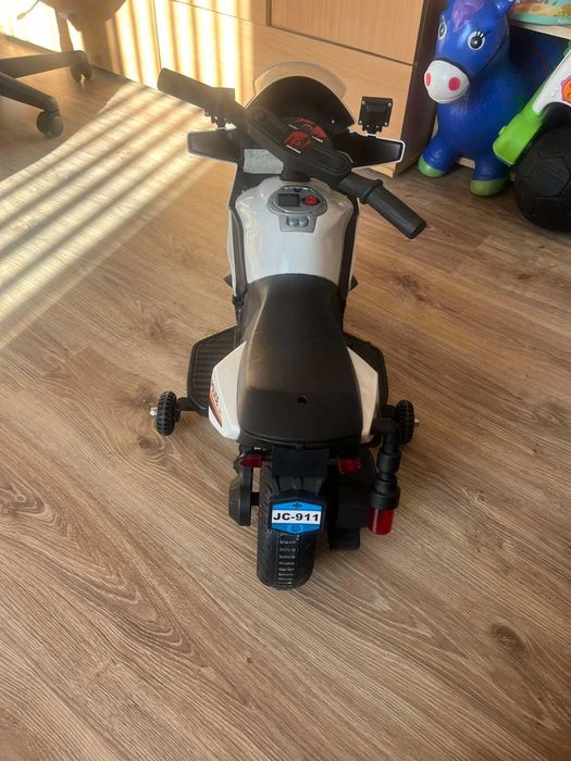 Дерски мотор Chipolino Акумулаторен мотор кола Патрул, бял