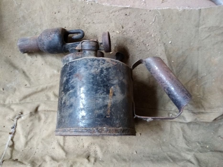 Продам две паяльные лампы