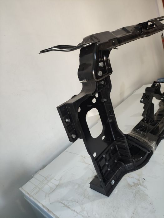 Телевизор элантра передний