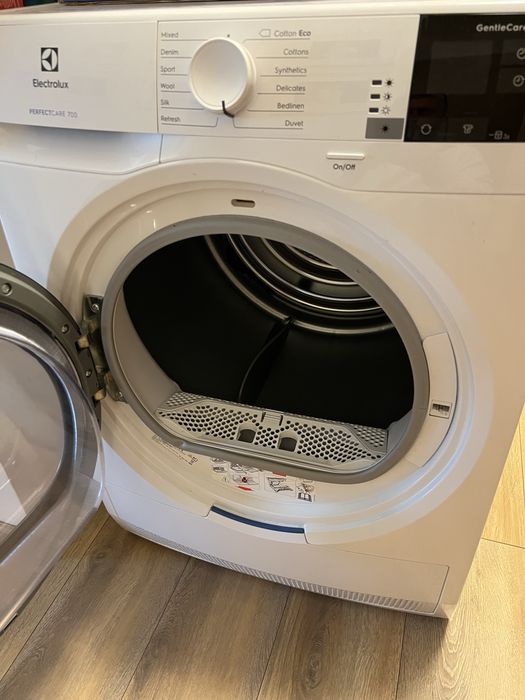 Uscător de rufe Electrolux PerfectCare 700 - Pentru Piese / Reparat