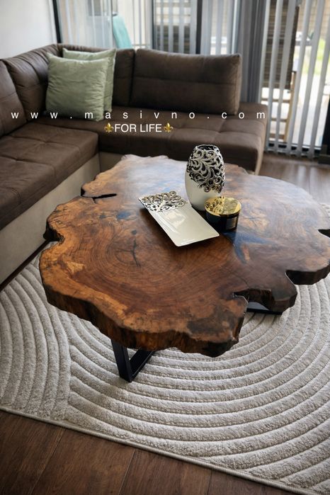 Маса от естествено дърво и епоксидна смола