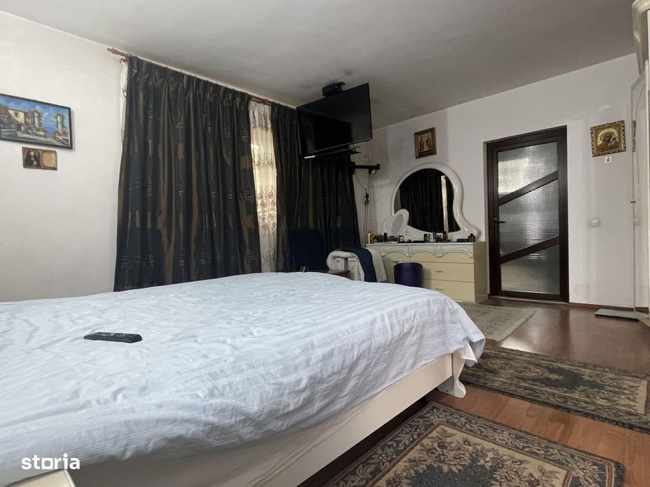 Casa 8 camere– Savinesti