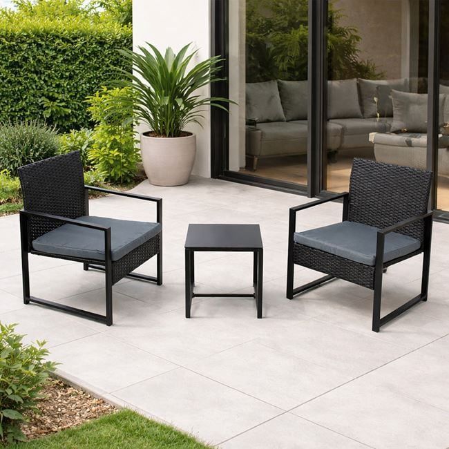 Комплект маса с 2 стола