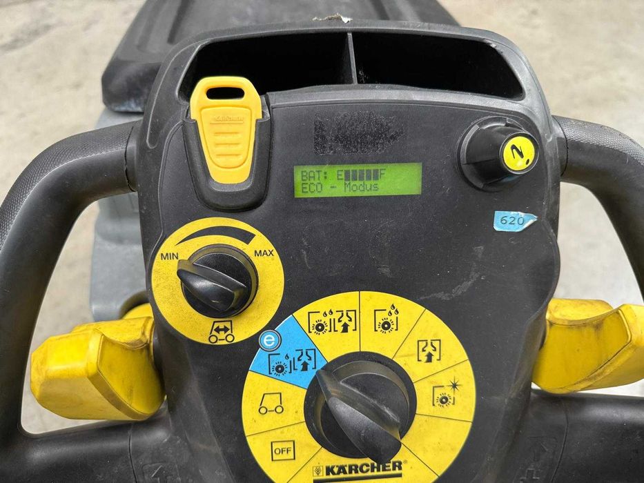 Karcher B40 masina de frecat si aspirat