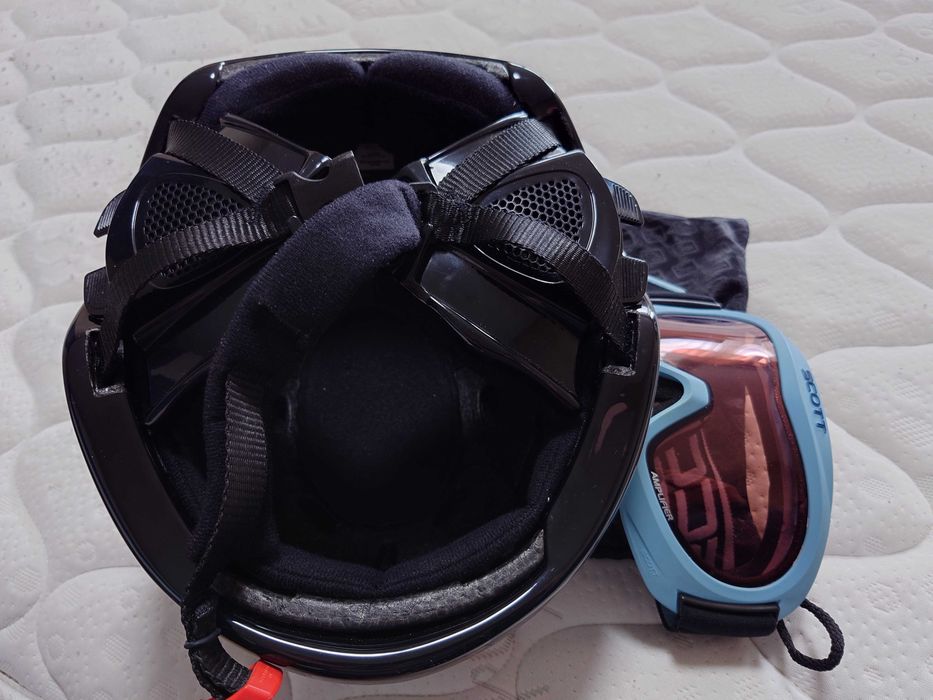 Ски каска Rossignol и очила Scott