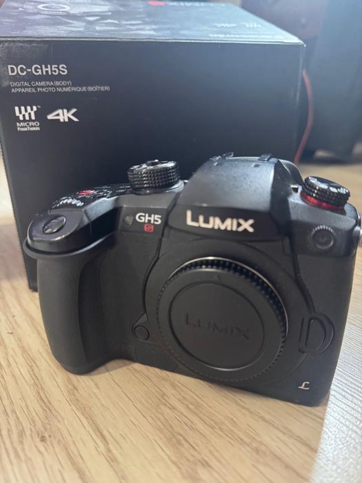 Продам Panasonic Lumix Gh5s body