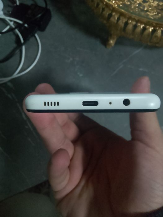 Samsung Galaxy A12 garantiyasi bor