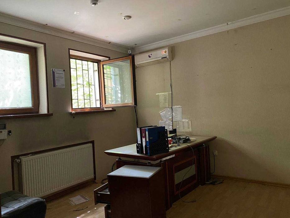 м.Х.Алимжана офис УЦ 2-этажа 554 м² 7-8 кабинетов 4 с/у двор 2-линия