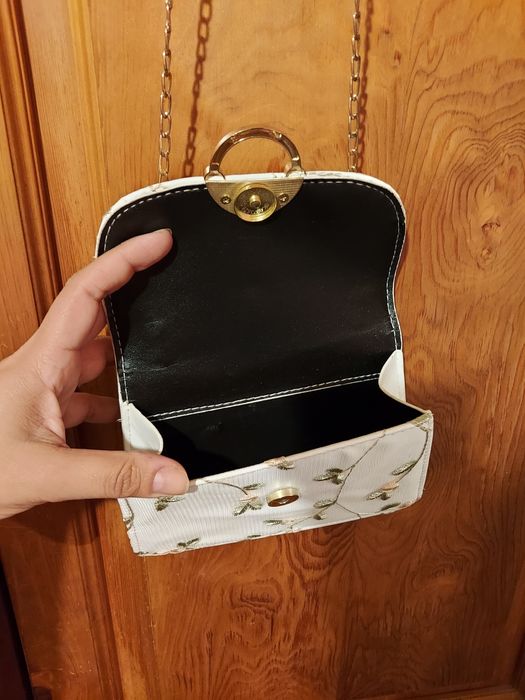 Gentuta iepure si de voal