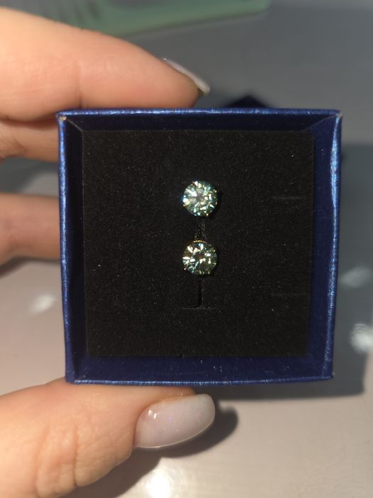 Сребърни обеци с позлата и камък моисанит