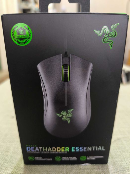 Геймърска мишка Razer DeathAdder Essential, черен