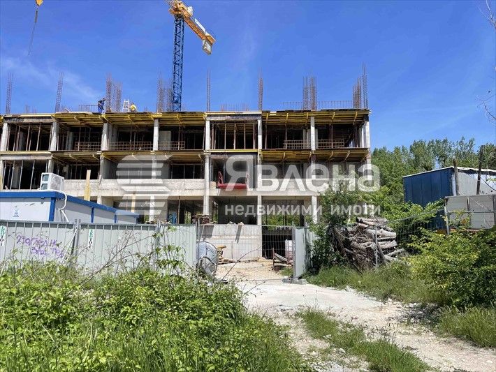 Продава се Двустаен апартамент в Варна, Възраждане 4 - 74 кв.м за 1350 €/кв.м - Снимка #3
