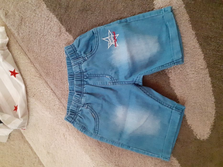 Комплект тениска и дънки 86 размер.