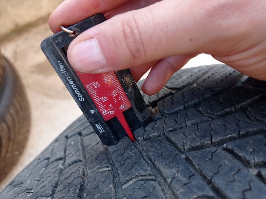 4бр.235/45 18 Зимни гуми Bridgestone-Внос от Австрия
