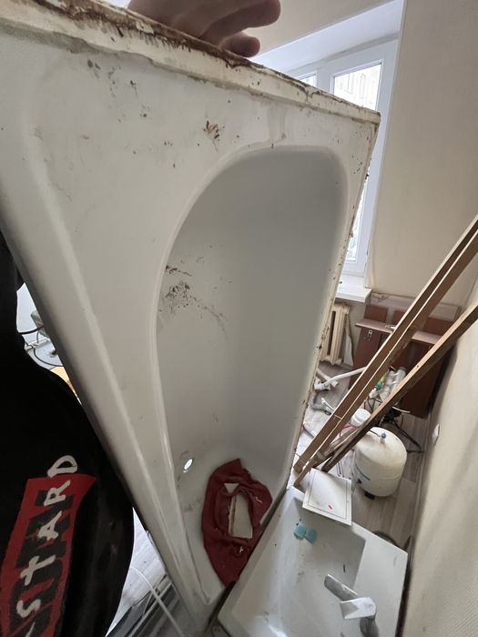 Продам ванну (1700х700)