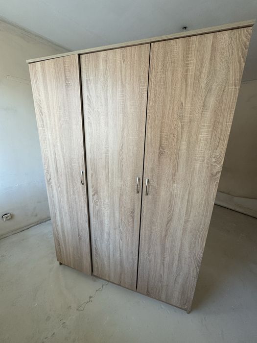 Продам шифоньер