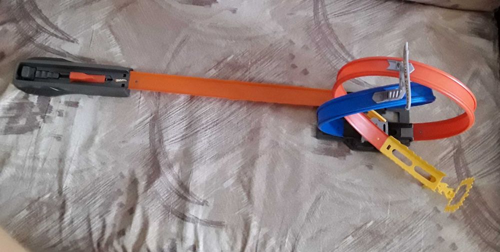 Писта hotwheels с лупинги