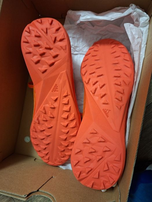 Бутонки ,стоножки,adidas .