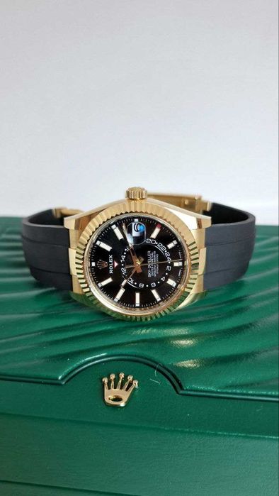 Часы наручные ROLEX   
SKY-DWELLER
