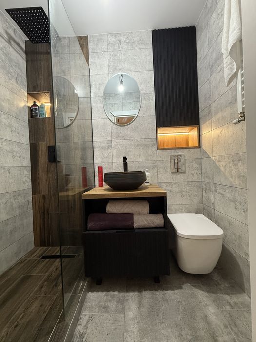 Apartament 2 camere – complet renovat premium-zonă centrala Comăneșt