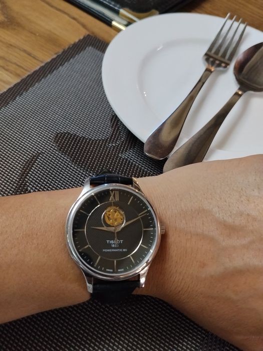 Часы Tissot элегантные