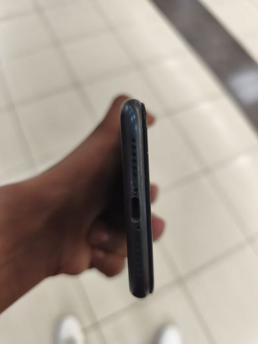 Vând iphone 11 utilizat