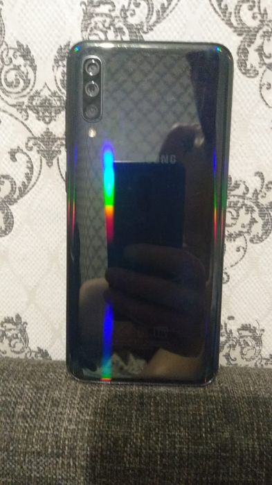 Продам самсунг а50