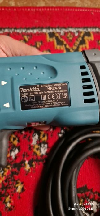 Оригинал перфоратор Makita HR2470 ва болгарка Makita 9565CVR сотилади.