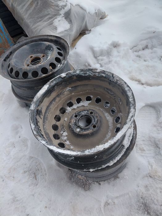 Продаеться диски