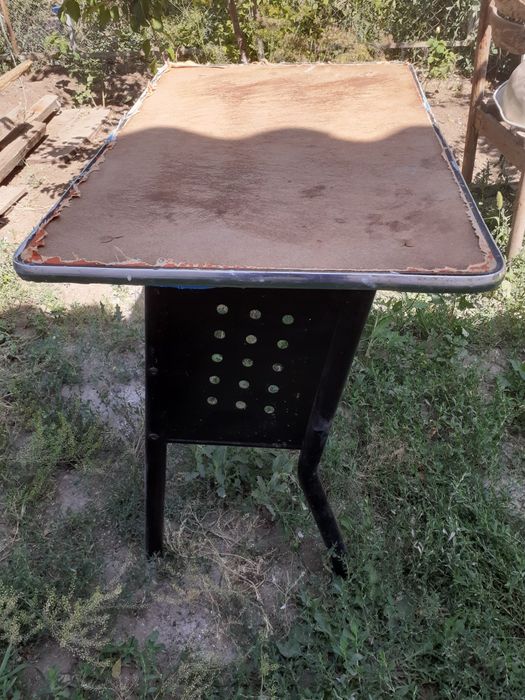 СРОЧНО СТОЛИК продам лёгкий переносной