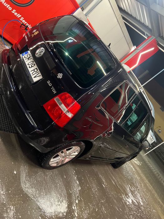 VOLKSWAGEN Touran 2006