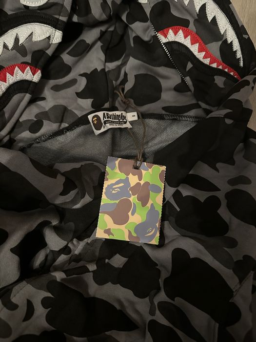 Bape hoodie black and red