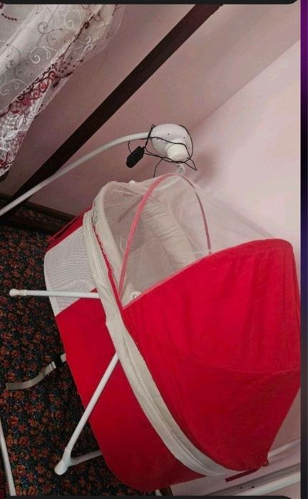 elektron tebranuvchi beshik va bolalar ovqatlantirish stuli