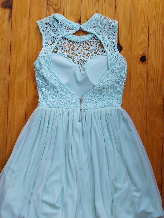 Тюлена  рокля с дантела