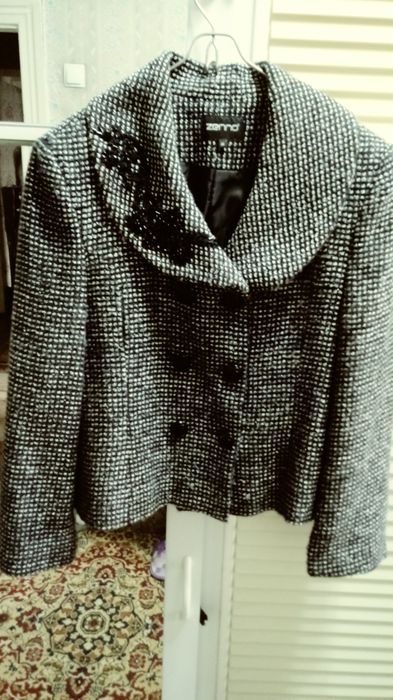 Кастюмы женские теплый и легкие