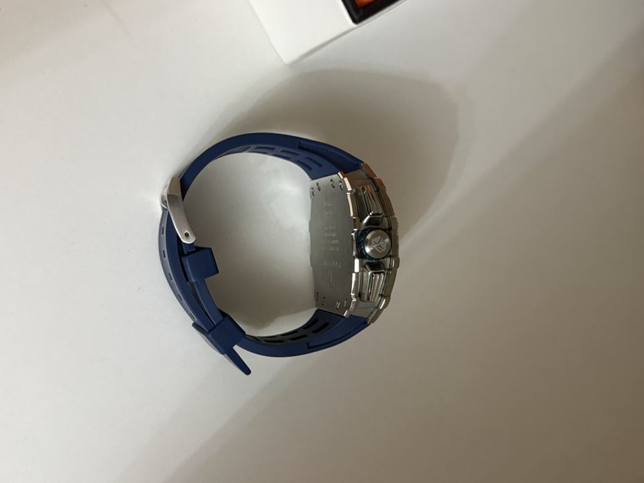 Оригинальные часы Tear Bomba