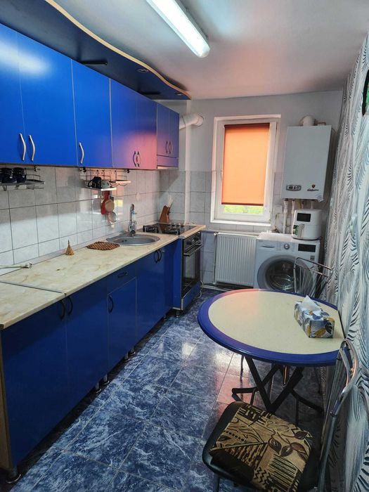 Apartament 2 camere de vanzare, zonă de sus – Onești