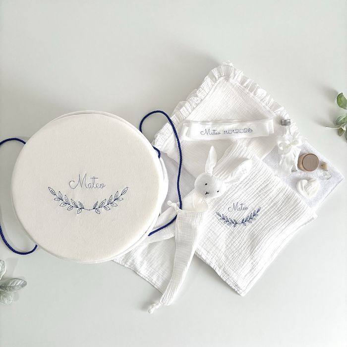 Cufar si trusou personalizat pentru botez