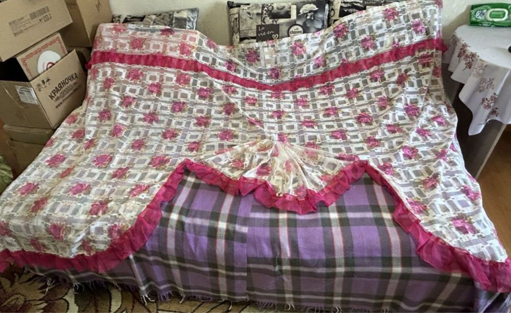 Продам кухонные тюли разные 1 шт 1000т