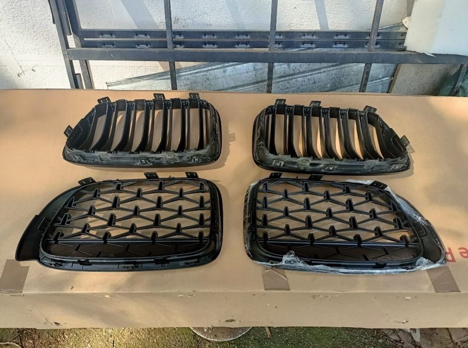 Bara/Grile Fata BMW X3 F25 /X4 F26 an 2016/2017/2018