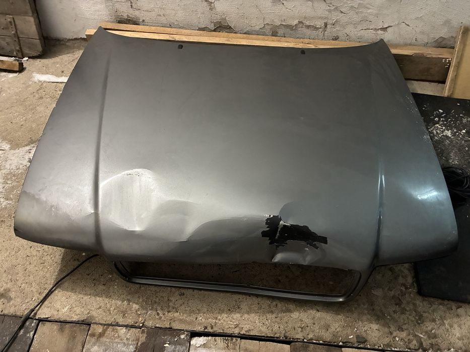 Продам капот от Audi 80B4