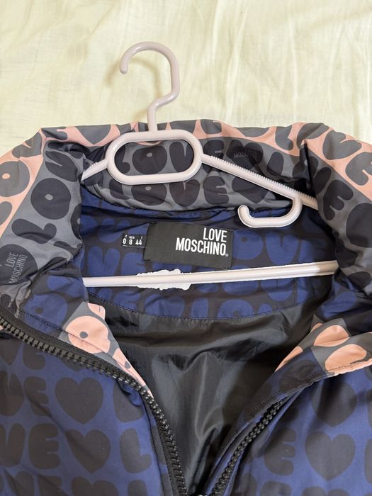 Дамско яке, което става и елек LOVE MOSCHINO