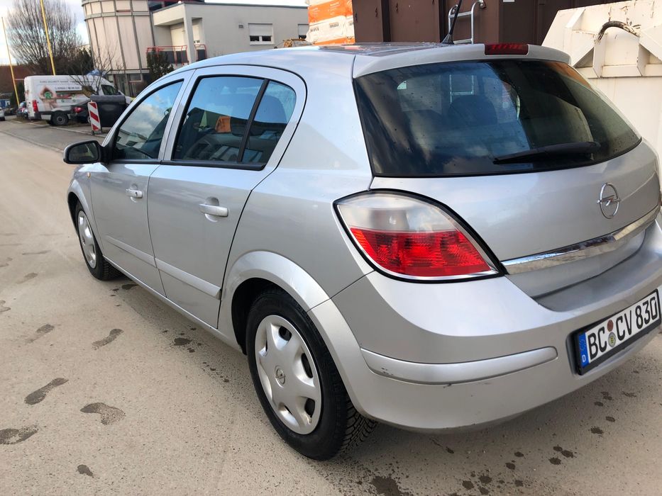 Opel Astra H 1.8, navi, camera lumini ambientale