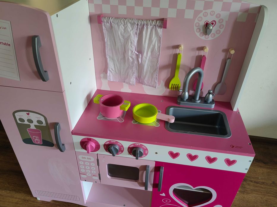 Детска дървена кухня