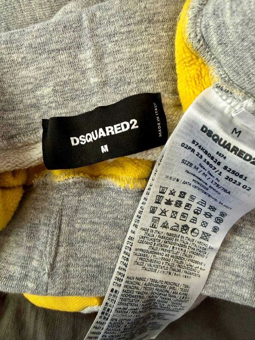 Оригинално долнище на Dsquared2. Размер М. Цвят светло сив. Стилна спортна дреха. ТОП екип. 90€