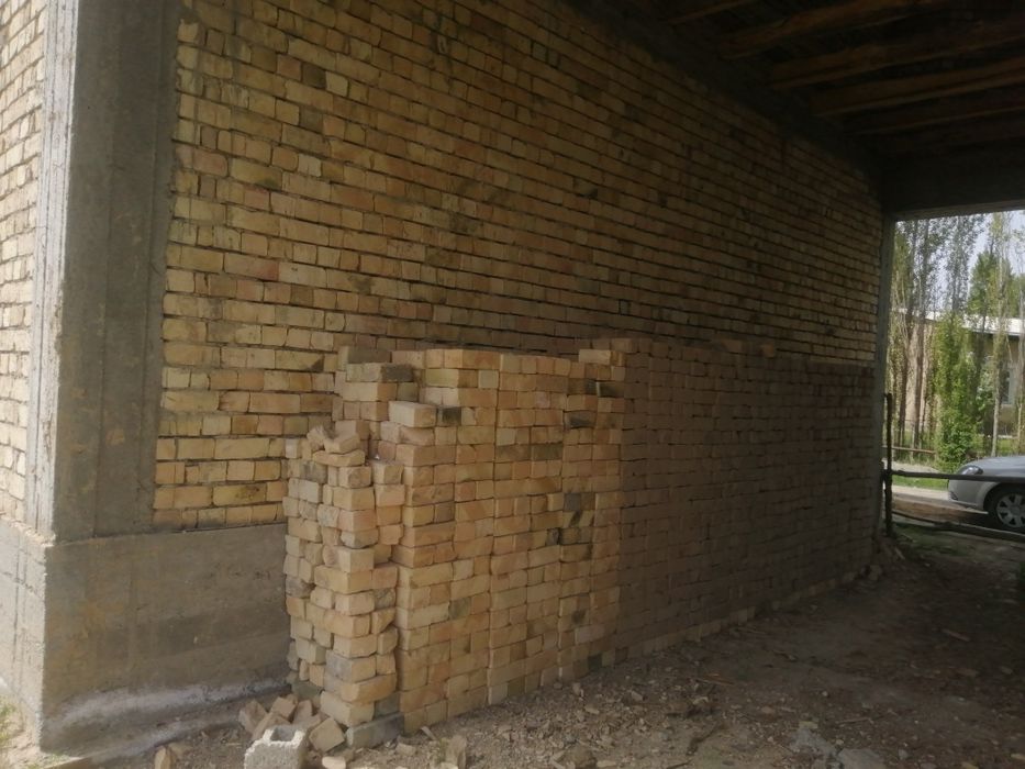 G'allaorol tumani Sarbozor maxallasi da 2qavatli uy sotiladi