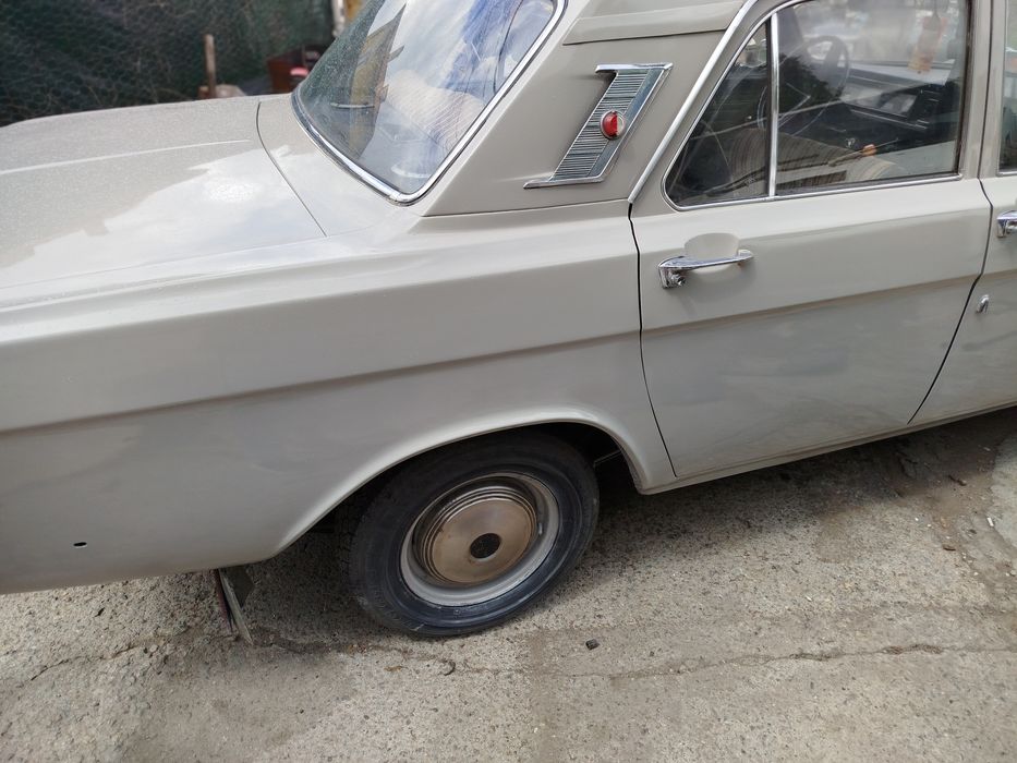 Продавам автентична Волга Газ 24